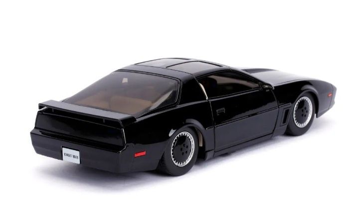 K.I.T.T justiceiro escala 1:24 dá luz vermelha