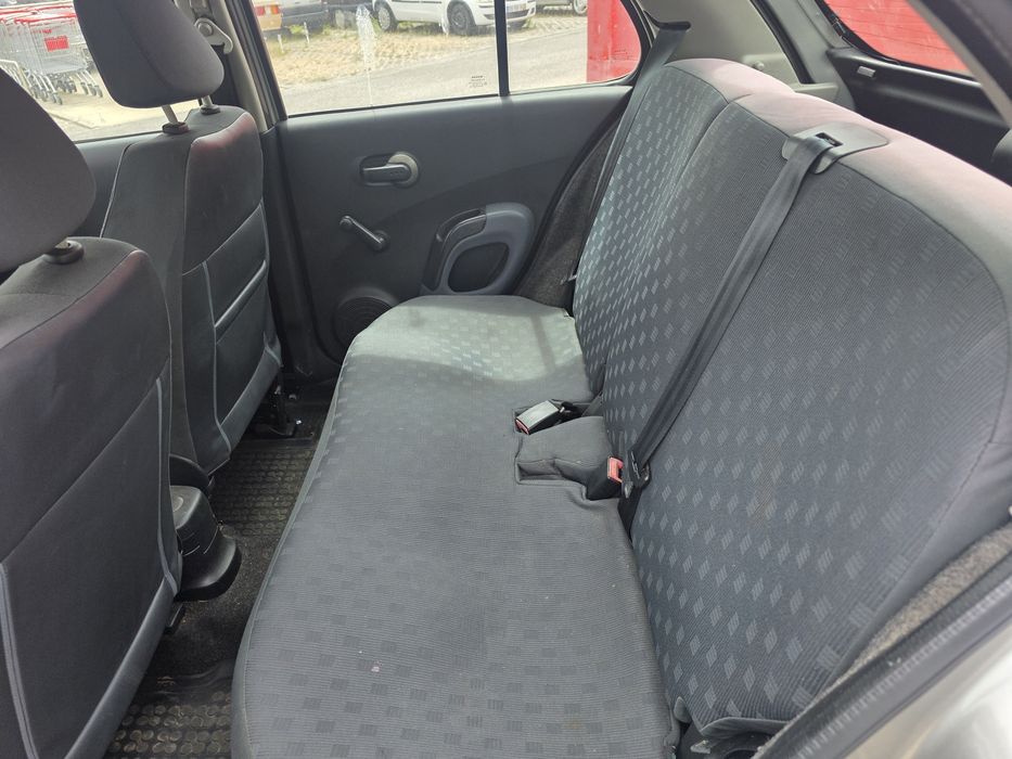 Nissan Micra — fotografia 8