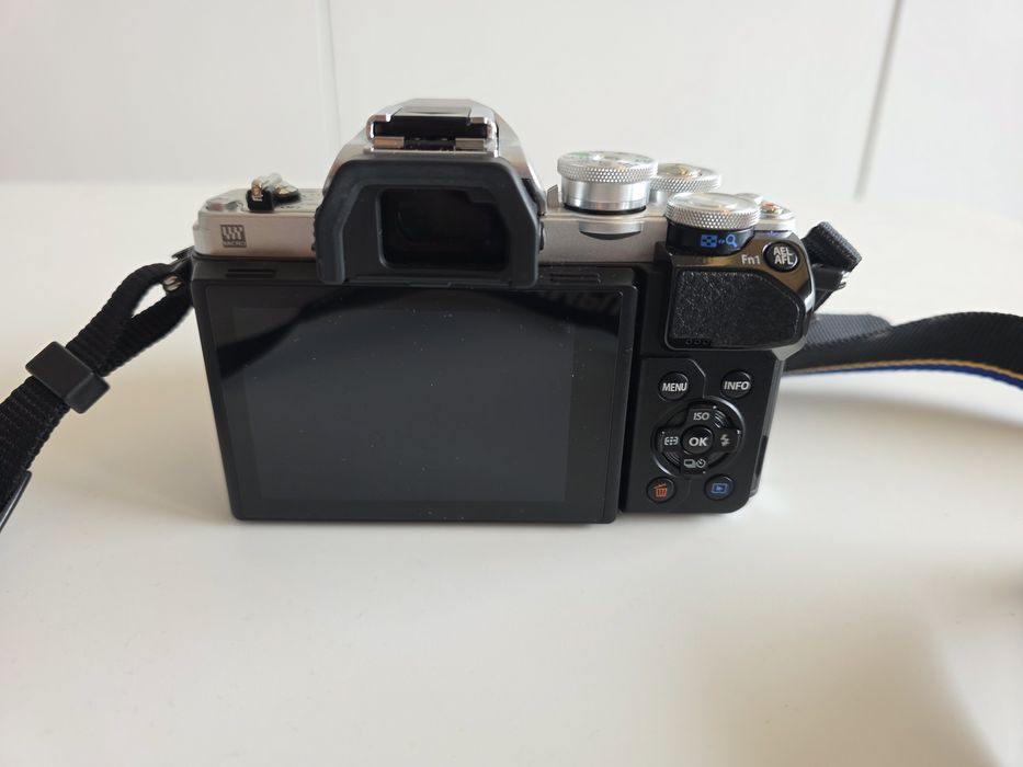 Olympus OM-D E-M10 Mark III