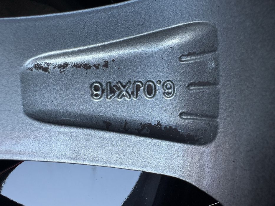 Felgi aluminiowe 16 cali Et 50 4x100 Hyundai I20 czujniki TPMS