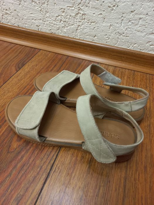 Босоніжки для дівчинки