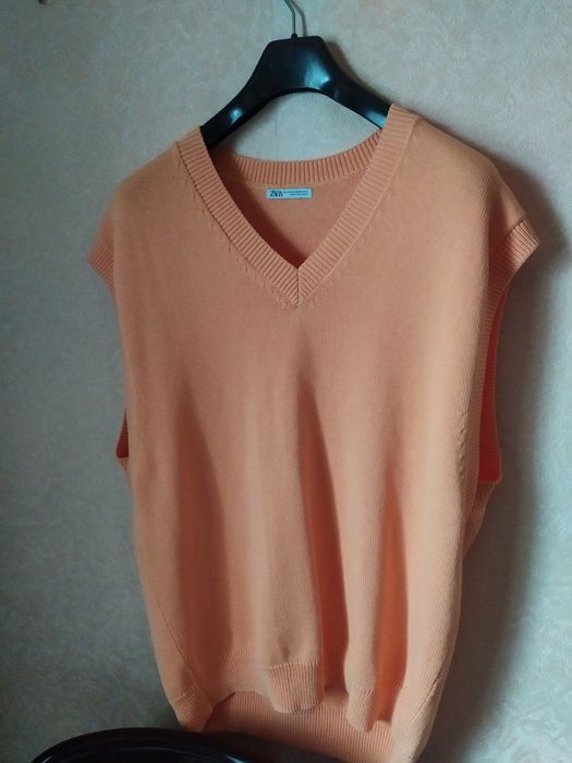 Жилетка від Zara