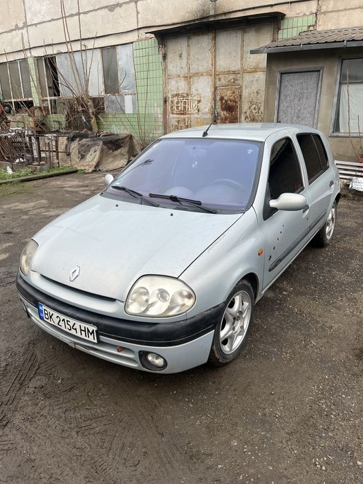 Рено Клио.