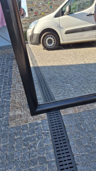 Vendo espelho com moldura em madeira