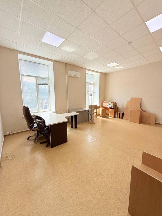 Здам офіс в 3 хвилинах від  метро Площа Конституції