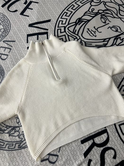 Білий( молочний) теплий светр