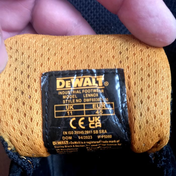 Кросівки   DeWalt  .