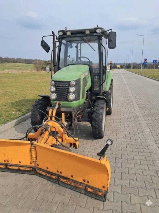 Traktor Chery RK504 napęd 4x4 kabina + pług  strzałkowy 2,2 m + posypywarka soli / piasku ZESTAW DO ODŚNIEŻANIA