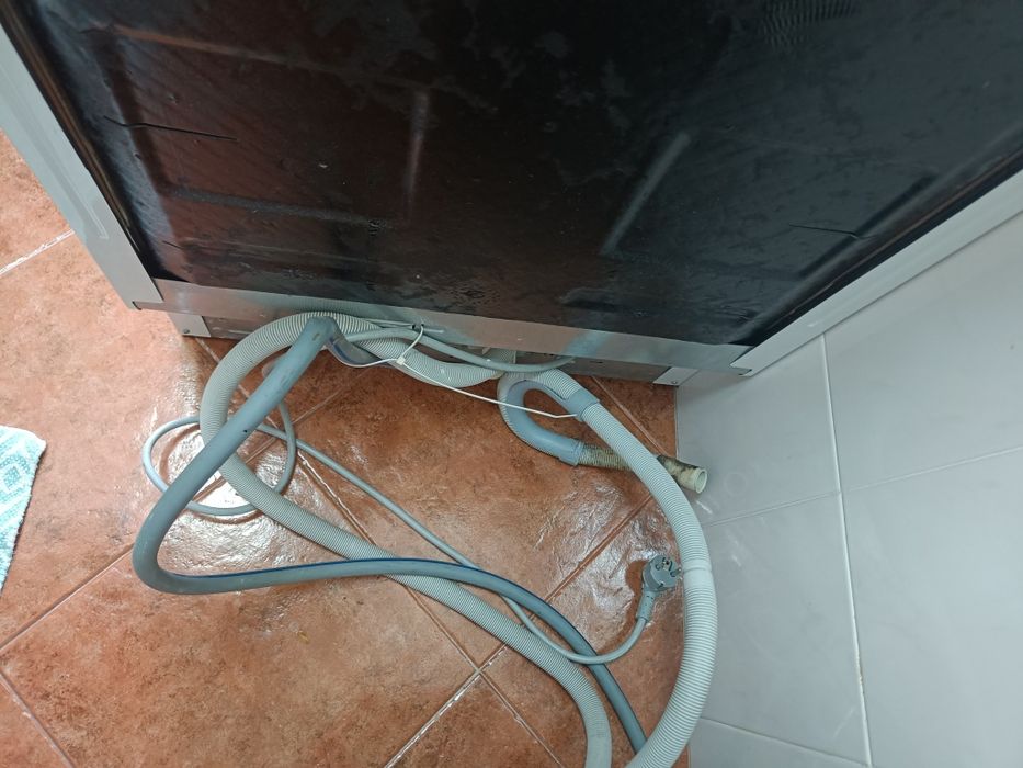 [Doação/Peças] Máquina de lavar loiça Whirlpool ADP8554