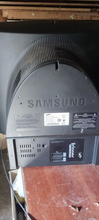 Продам б/у телевизор Samsung 32д