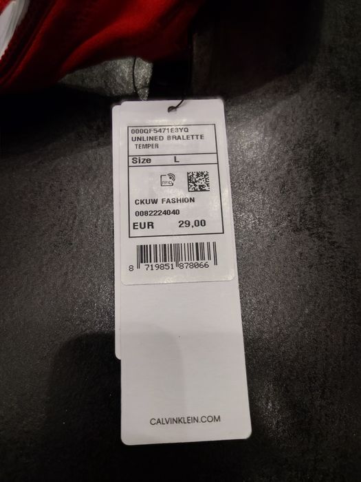 Koronkowy biustonosz Calvin Klein w pięknym czerwonym kolorze. TANIEJ!
