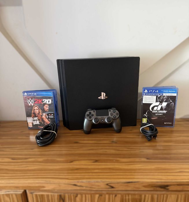 [PS4] Konsola SONY PlayStation 4 Pro 1TB (CUH-7216B) + Pad + 2 Gry