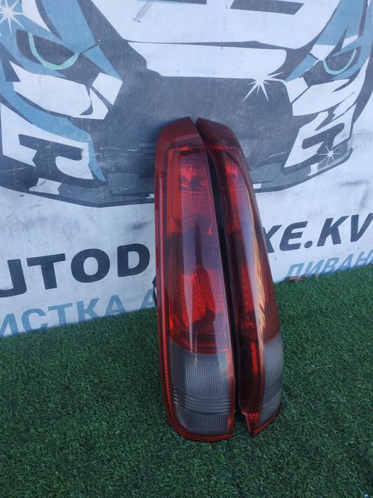 Задні стопи Nissan Xtreil