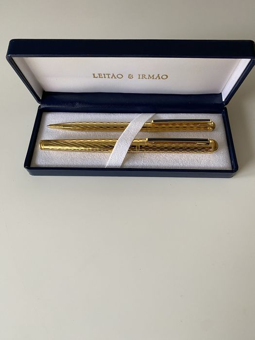 Conjunto de canetas novas com banho ouro