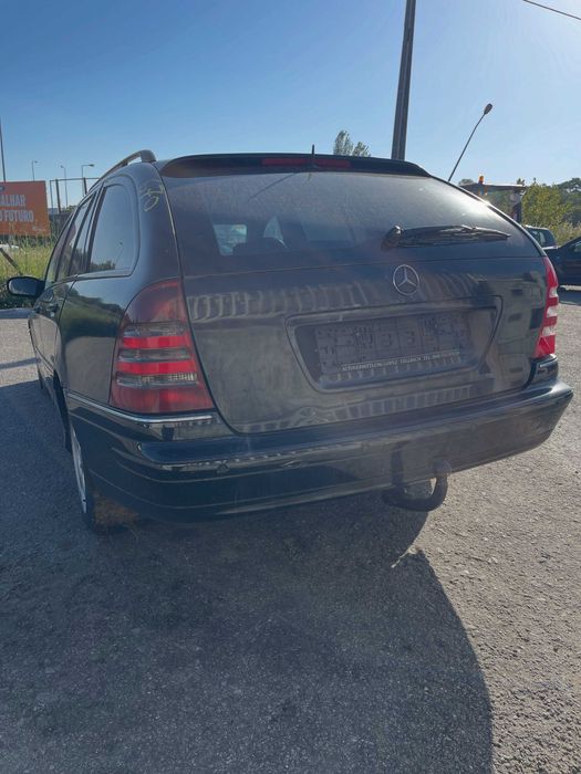 Mercedes-Benz C270 de 2005 para peças