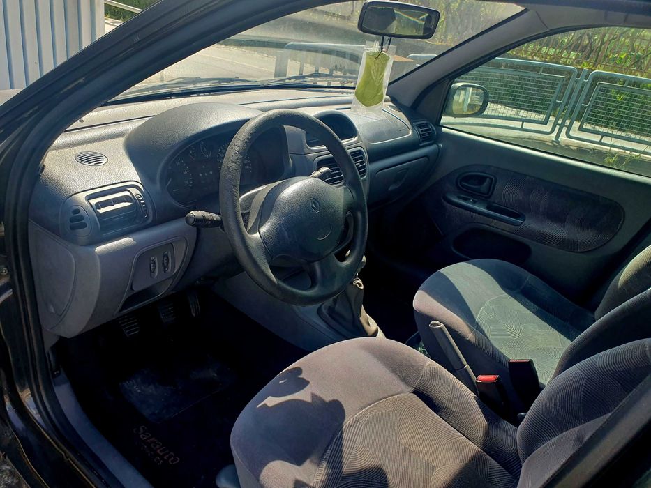 Renault clio 1.2 Ano 2000/12.  280 mil quilómetros