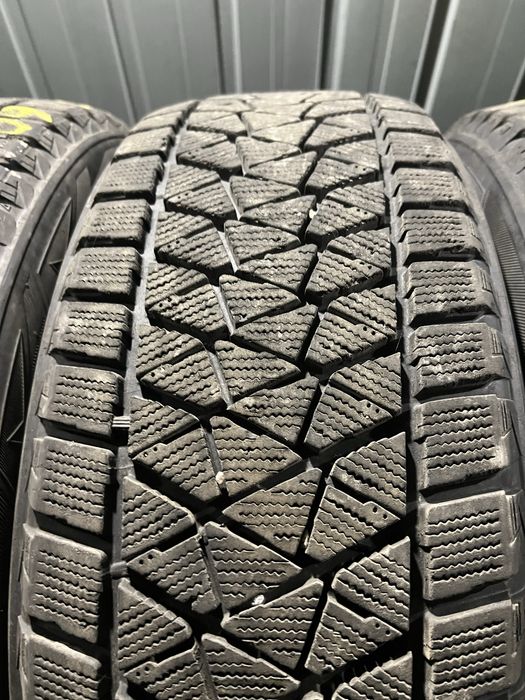 666 Зимние шины R18 235/60 Bridgestone