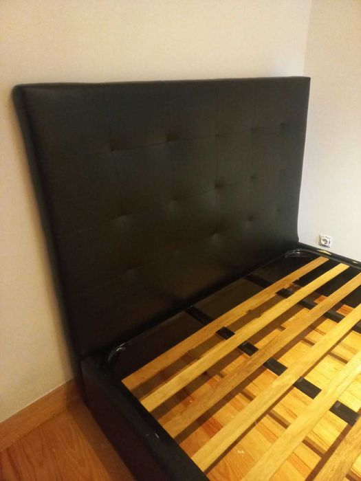 Cama de casal 140x190 com cabeceira + colchão