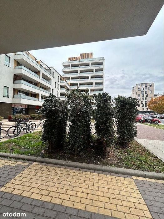 Lokal usługowy 40m2, witryny, klimatyzacja, Bemowo