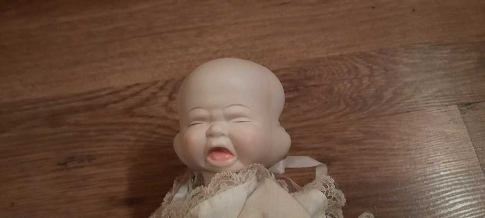 Antyczna lalka o trzech twarzach