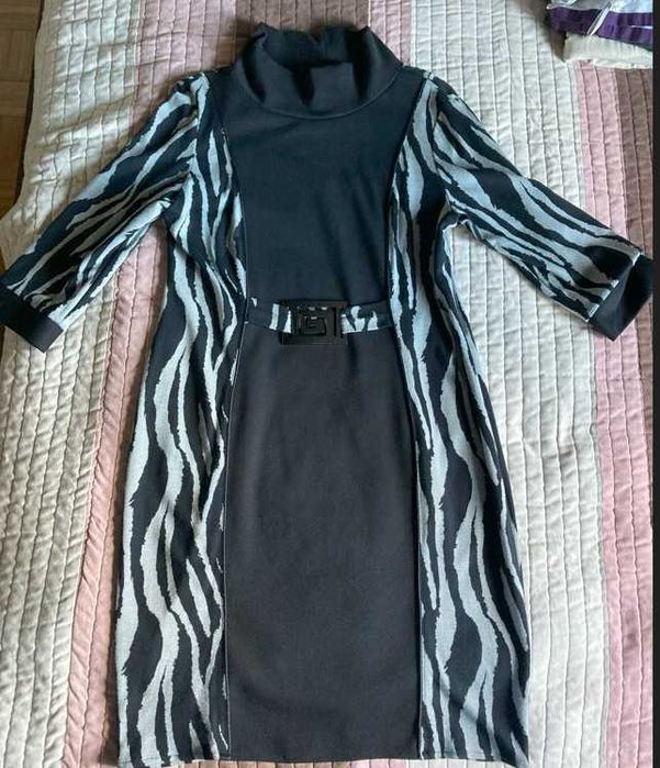 Czarna sukienka w kolano