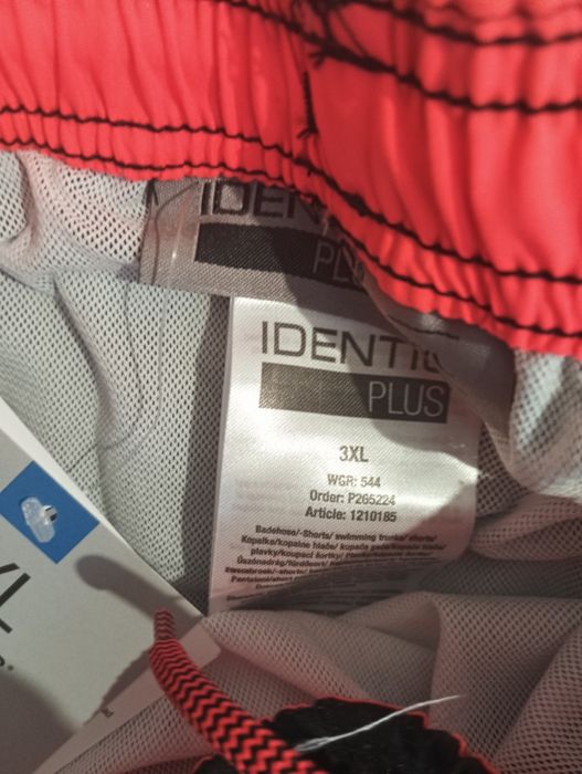 Nowe z metką spodenki 3XL czarne mają kieszenie