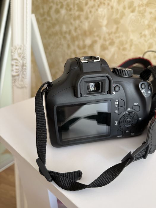 Canon EOS 4000d 18-55mm kit + 50 mm 1,8