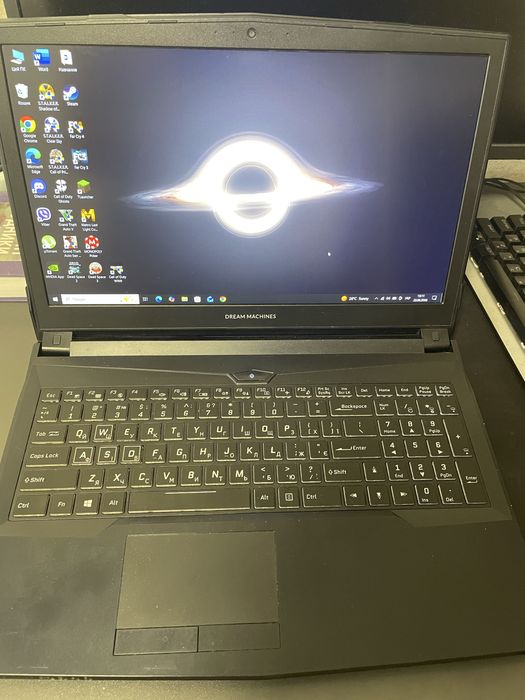 Ігровий ноутбук DreaMachine Gtx 1060 6гб. I7-7700HQ, 16 гб.оп. SSD 500гб.