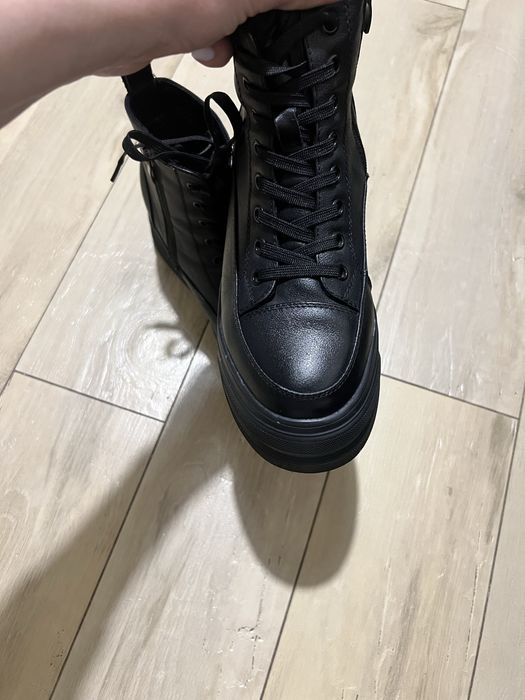 Продам шкіряни ботінки