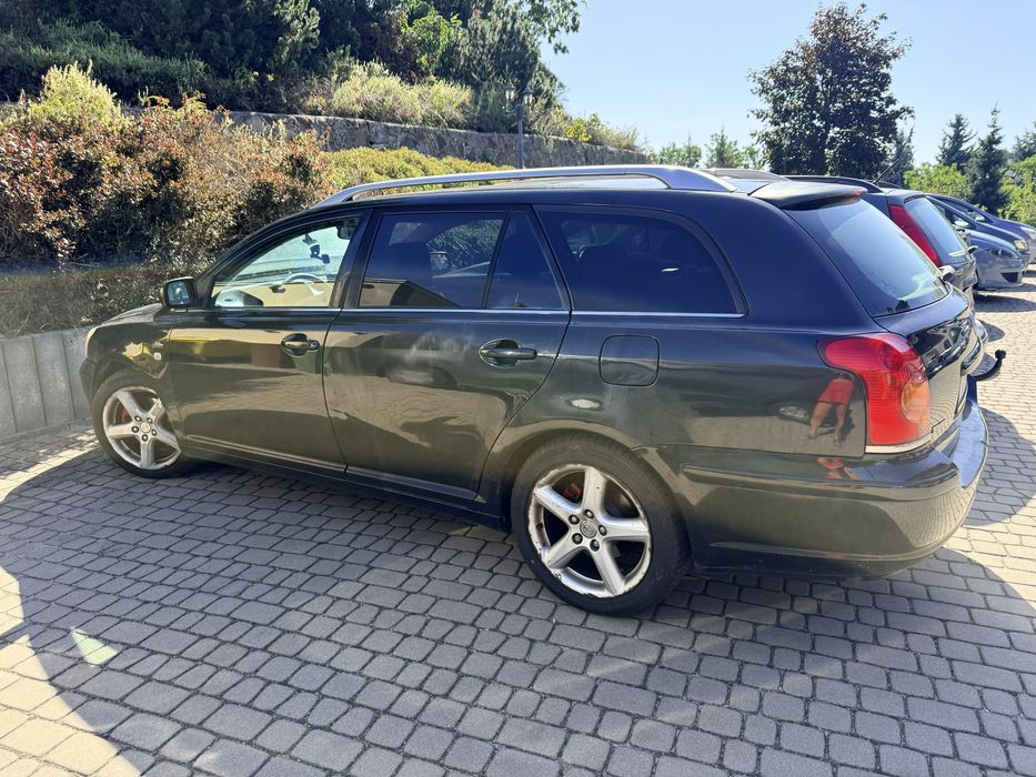 Toyota avensis 2005 r