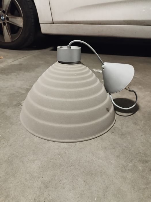 Candeeiro de sala cinza