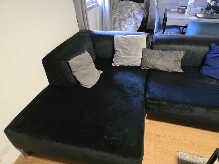 Sofá preto veludo