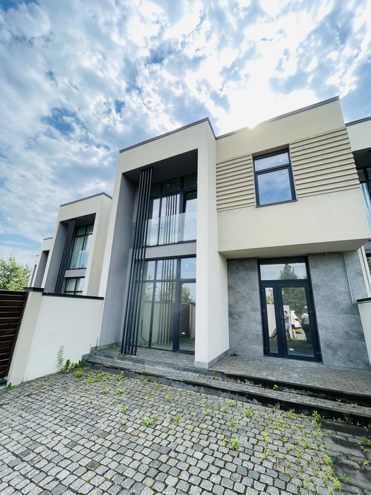 Продаж стильного котеджу! Сокільники,центр! Біля « Вікторії Гарденс» , Львів!