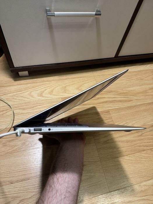 Laptop Apple Macbook Air 2017 8gb ramu 128gb pamięci lekki laptop