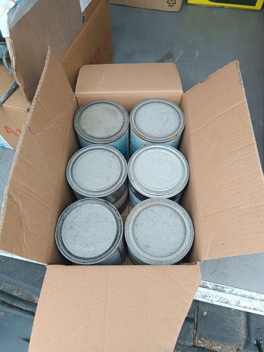 Várias tintas para automóveis ou outra cois