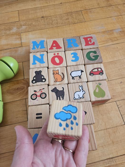 Розвиваючі іграшки,кубики,вкладиші,сортер,магнітний конструктор