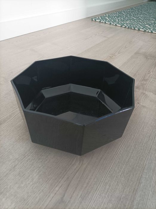Black ceramic bowl425700892555366401