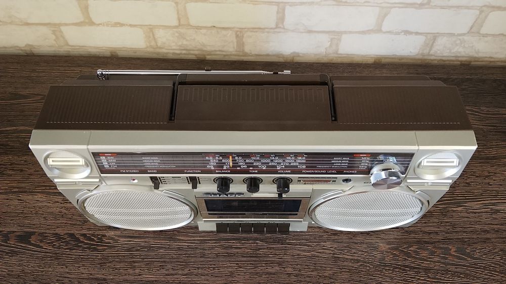 SHARP GF-5757 Stereo Radio Cassette Recorder
