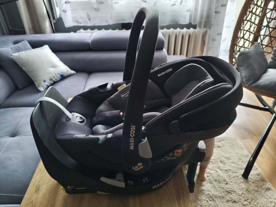 Maxi Cosi pebble 360 z baza