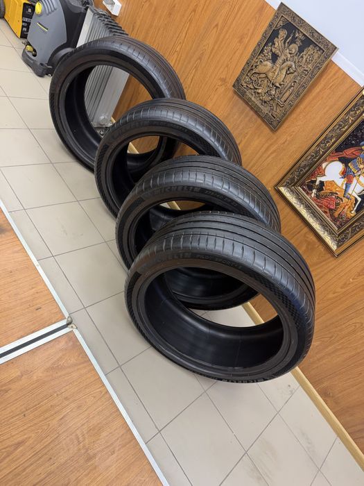 275/40/22 Michelin Pilot Sport 4