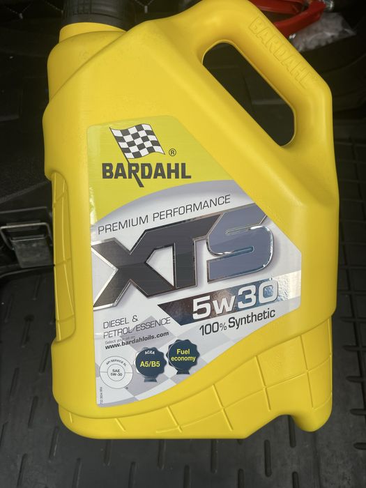 Моторна олива (масло) Бардаль 5w30