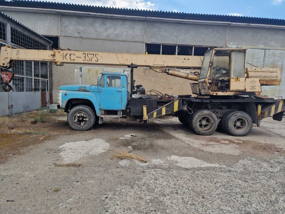 Автомобільний кран ЗІЛ в задовільному стані, на ходу