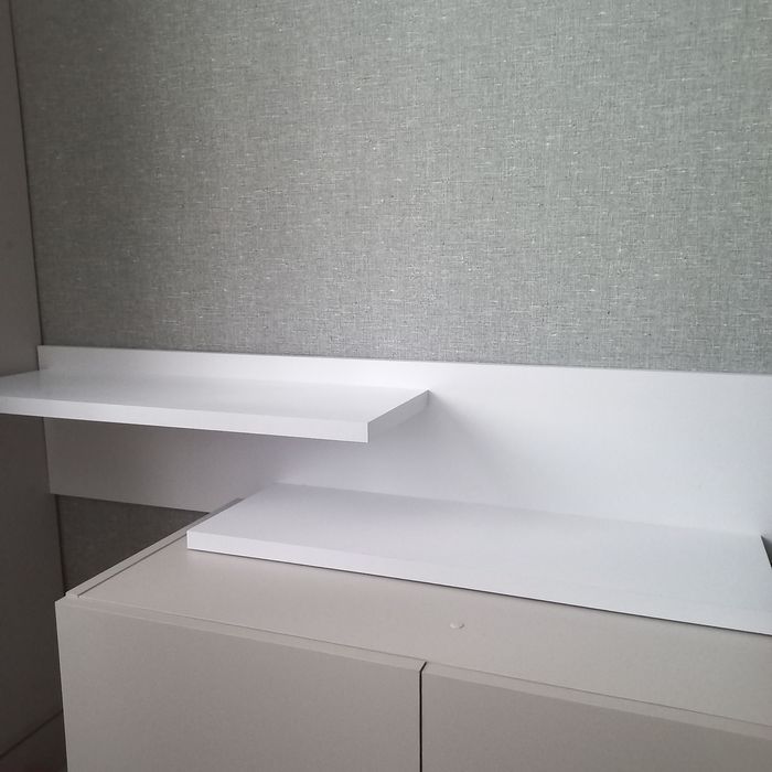 Нова сучасна біла полиця!