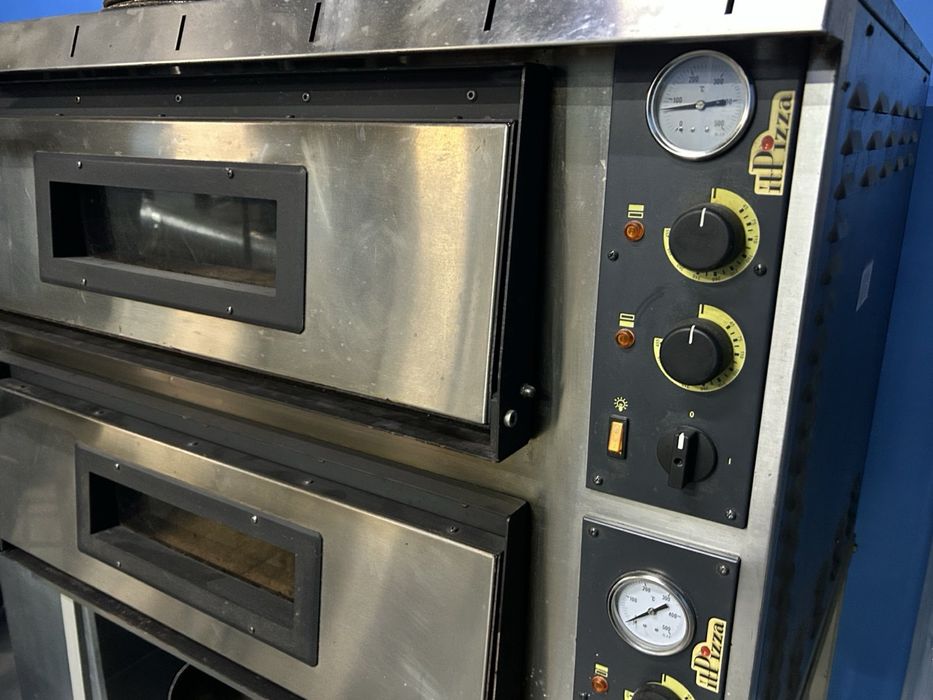 Професійна піч для випікання .