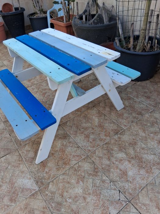 Mesa para estudo e brincar
