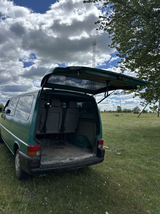 VOLKSWAGEN TRANSPORTER T4 2,5 TDI