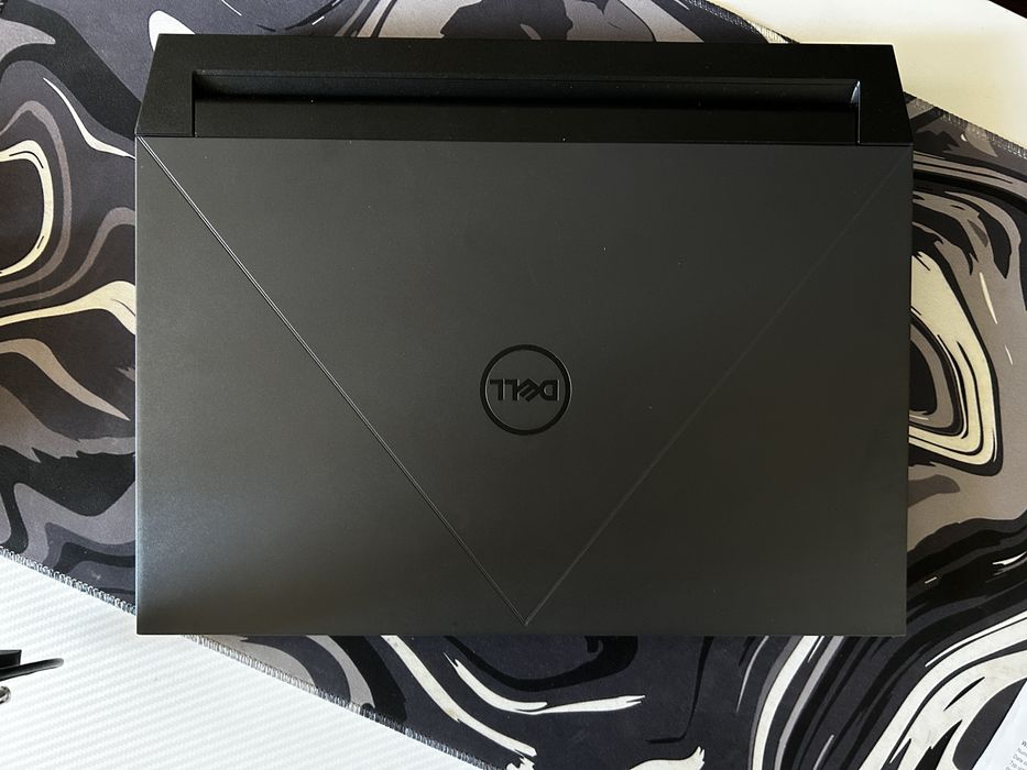 Laptop Gamingowy Dell G15 5530