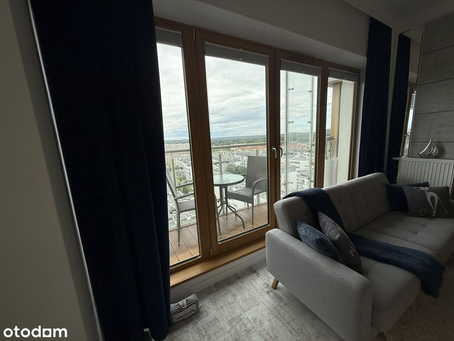 Apartament mieszkalny z balkonem i miejscem parkingowym.