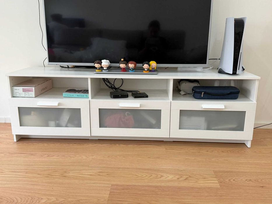 Móvel TV IKEA Branco c/ 3 Gavetas
