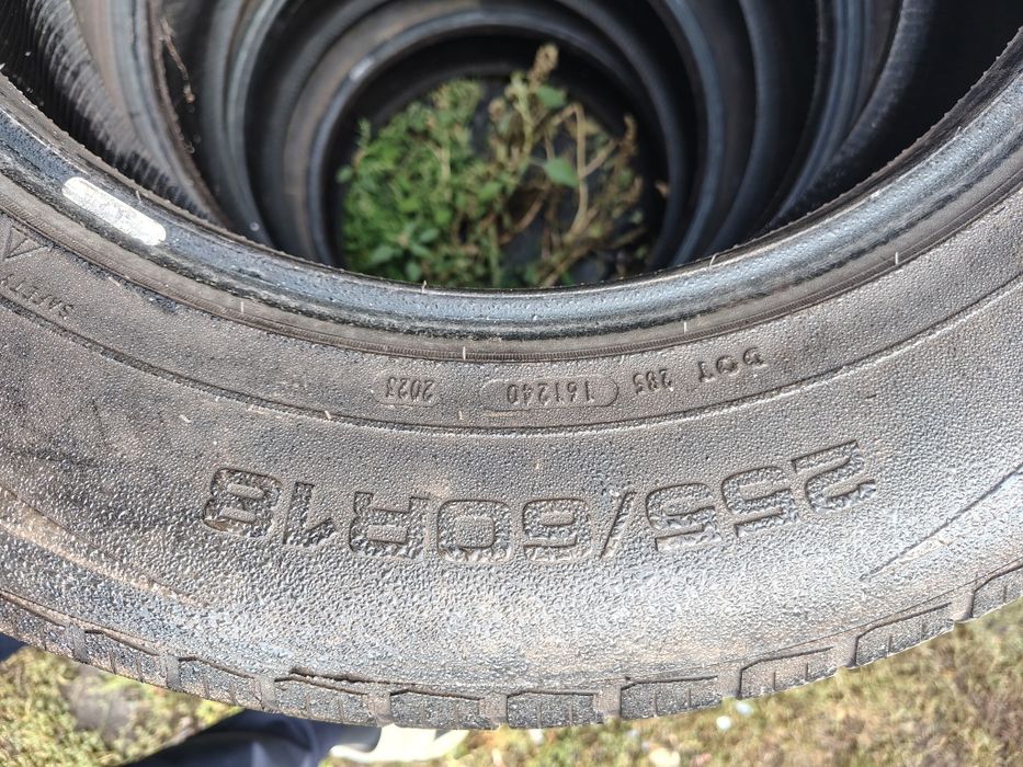 продам шини 225/60R18
